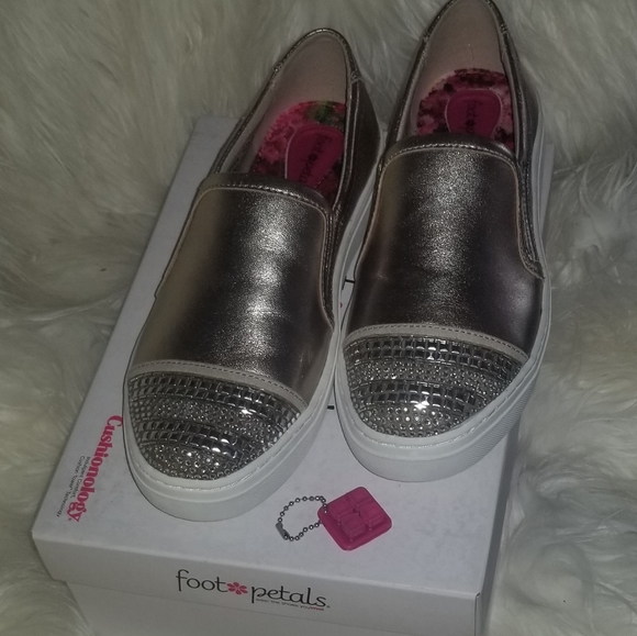 foot petals Shoes - 🍭 New Foot Petals shoes
